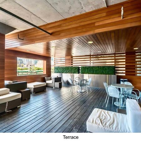Three Br Condo Step To Cn Tower Rogers Center With Free Parking 多伦多 外观 照片