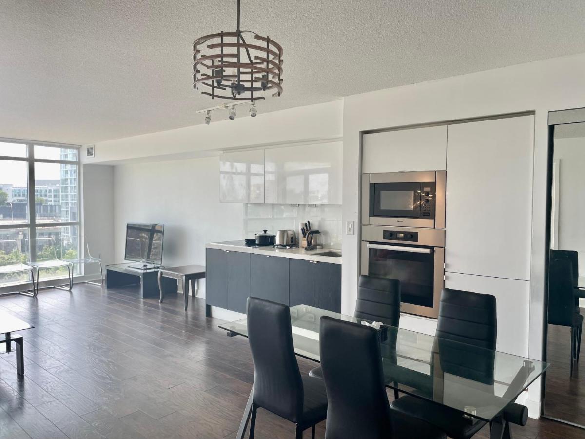 Three Br Condo Step To Cn Tower Rogers Center With Free Parking 多伦多 外观 照片