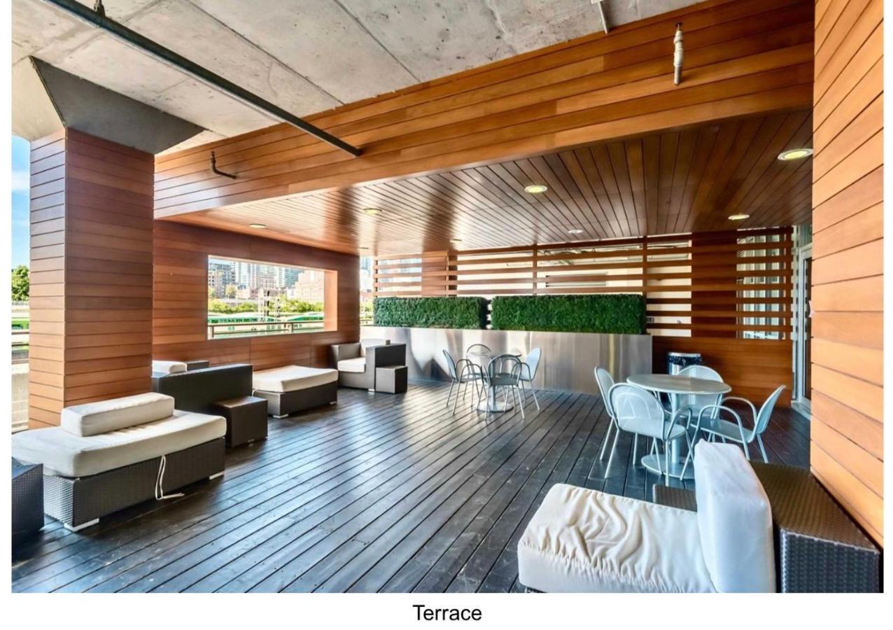 Three Br Condo Step To Cn Tower Rogers Center With Free Parking 多伦多 外观 照片
